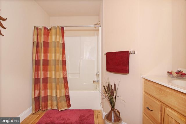 1005 GREAT HALL DR, Lebanon, PA 17042