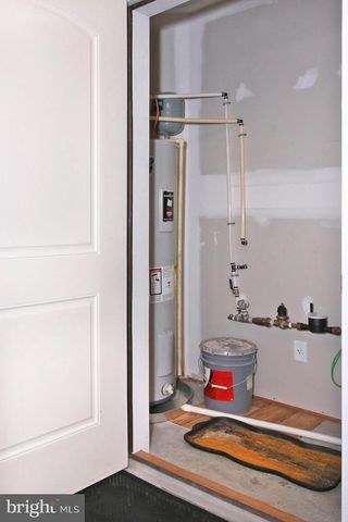 1005 GREAT HALL DR, Lebanon, PA 17042