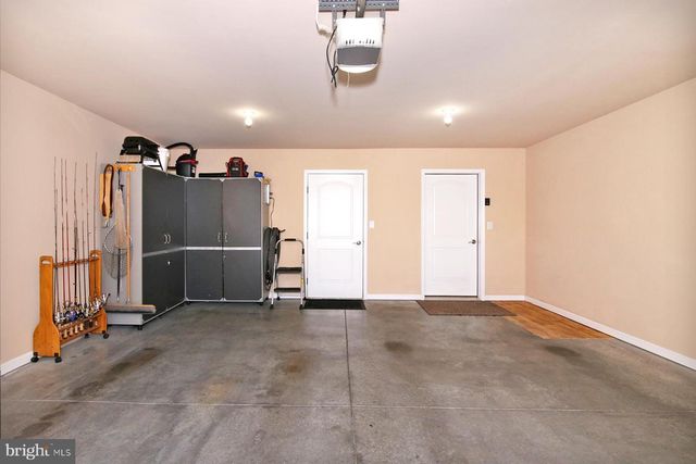 1005 GREAT HALL DR, Lebanon, PA 17042