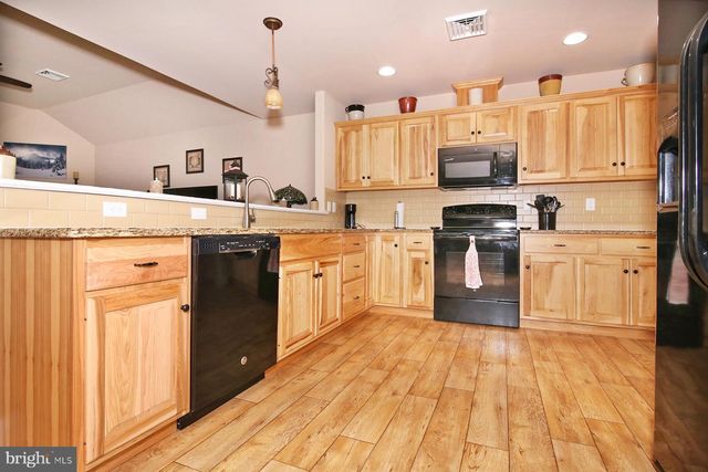 1005 GREAT HALL DR, Lebanon, PA 17042