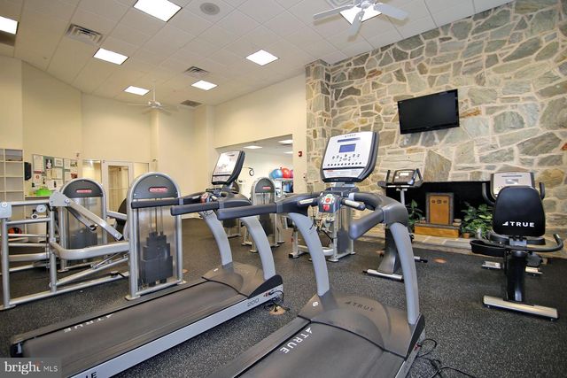 1005 GREAT HALL DR, Lebanon, PA 17042