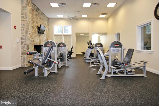 1005 GREAT HALL DR, Lebanon, PA 17042