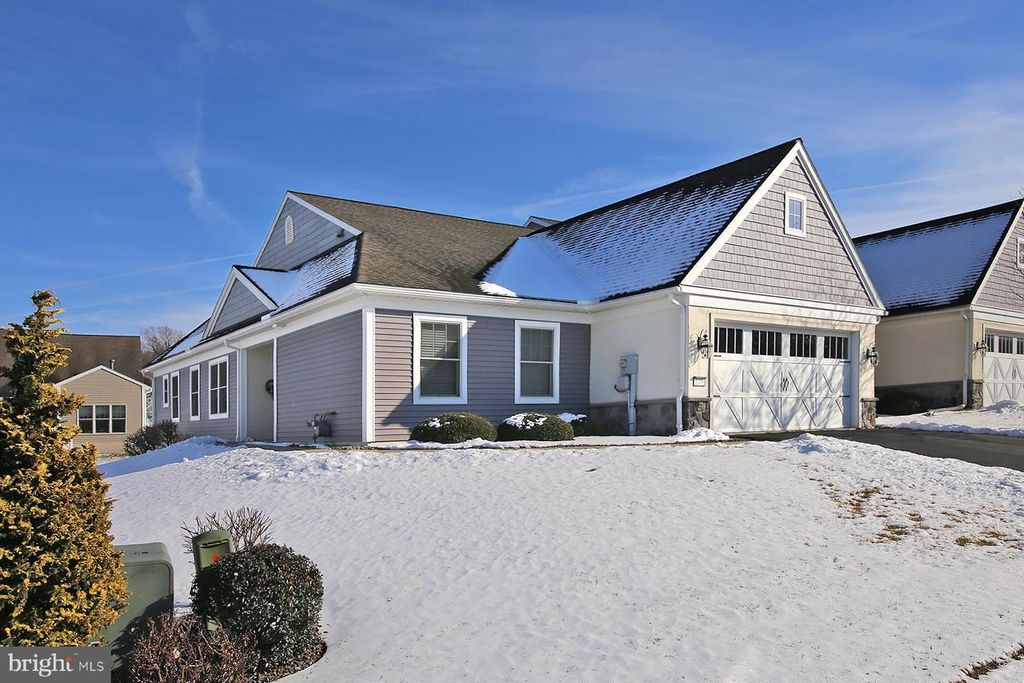 1005 GREAT HALL DR, Lebanon, PA 17042