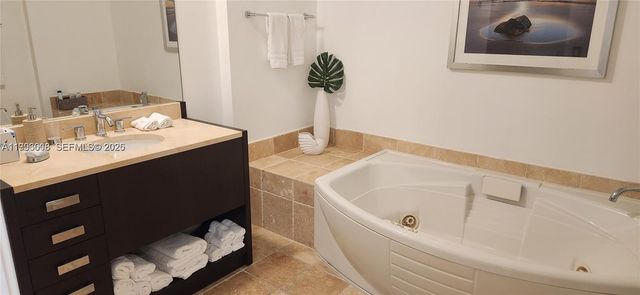 18201 Collins Ave 4305, Sunny Isles Beach, FL 33160