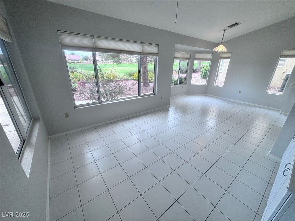 Image 10 of property listing at 9437 EAGLE VALLEY Drive, Las Vegas, NV 89134