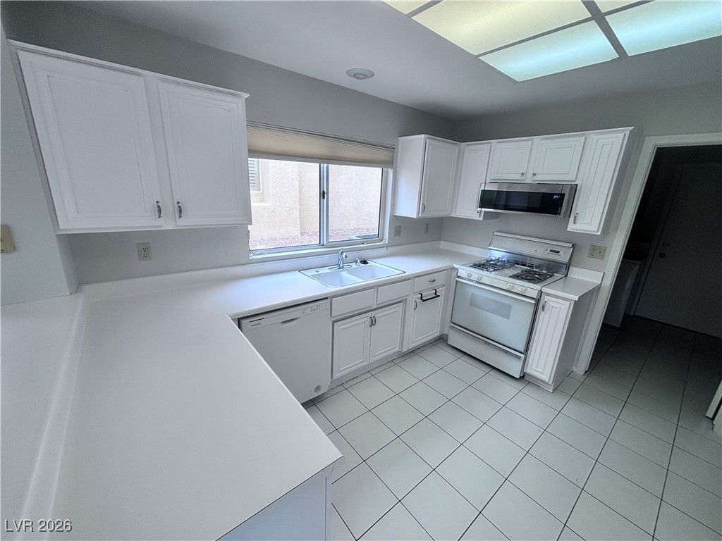 Image 12 of property listing at 9437 EAGLE VALLEY Drive, Las Vegas, NV 89134