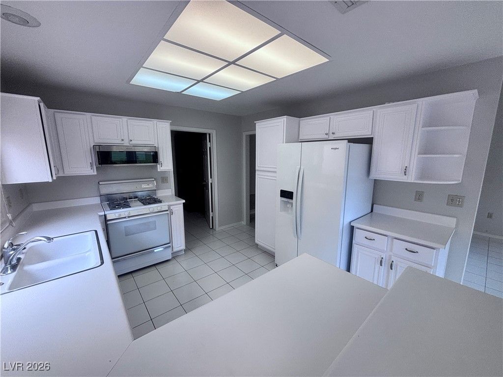 Image 13 of property listing at 9437 EAGLE VALLEY Drive, Las Vegas, NV 89134