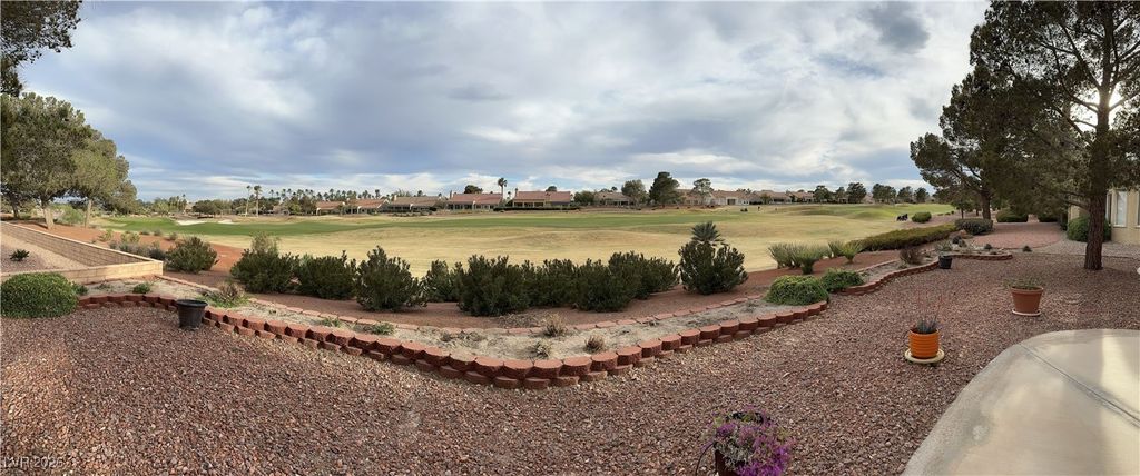 Image 4 of property listing at 9437 EAGLE VALLEY Drive, Las Vegas, NV 89134