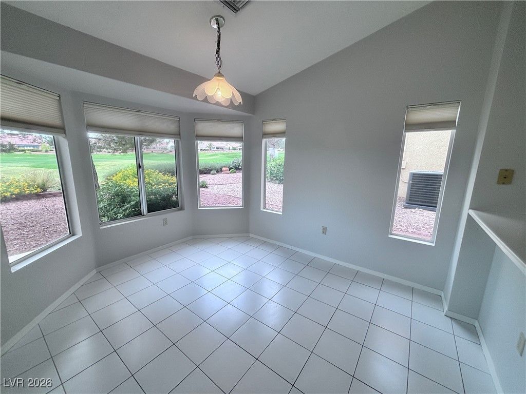 Image 7 of property listing at 9437 EAGLE VALLEY Drive, Las Vegas, NV 89134