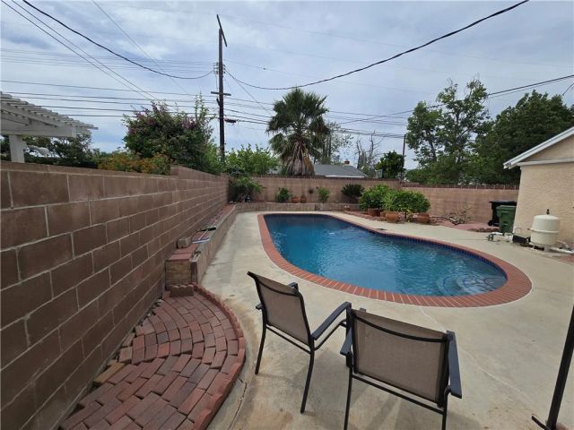 6683 Gross, West Hills, CA 91307