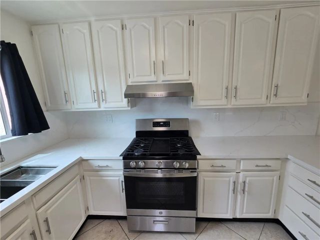6683 Gross, West Hills, CA 91307