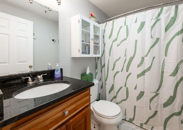 471 Silver St Apt 107, Manchester, NH 03103