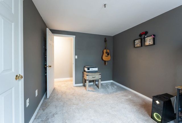 471 Silver St Apt 107, Manchester, NH 03103