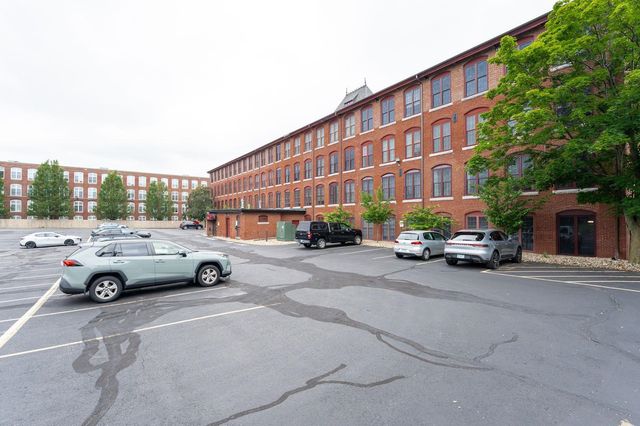 471 Silver St Apt 107, Manchester, NH 03103