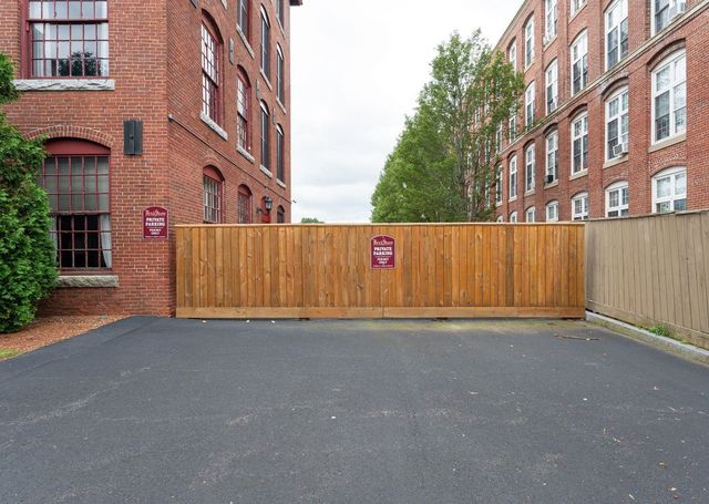 471 Silver St Apt 107, Manchester, NH 03103