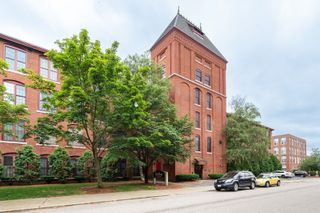 471 Silver St Apt 107, Manchester, NH 03103