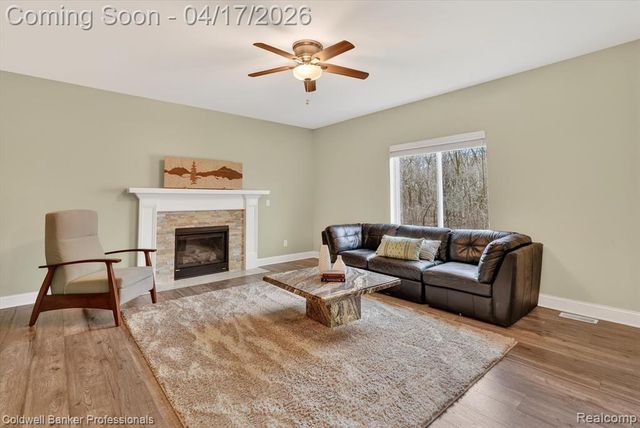 8314 Peninsula Circle, Grand Blanc, MI 48439