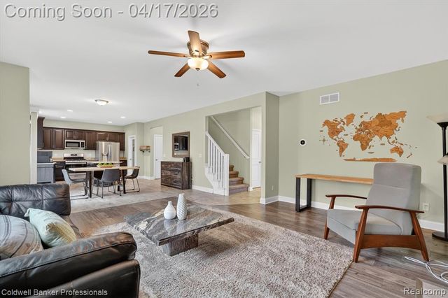 8314 Peninsula Circle, Grand Blanc, MI 48439
