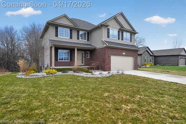 8314 Peninsula Circle, Grand Blanc, MI 48439