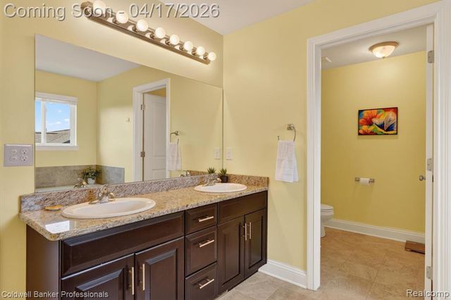 8314 Peninsula Circle, Grand Blanc, MI 48439