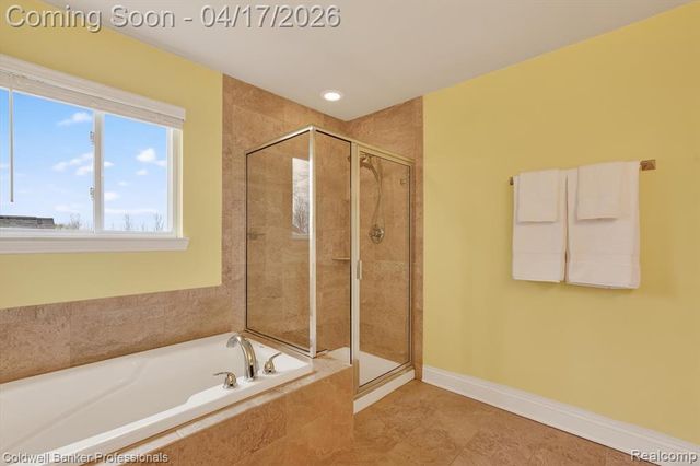 8314 Peninsula Circle, Grand Blanc, MI 48439