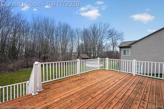 8314 Peninsula Circle, Grand Blanc, MI 48439