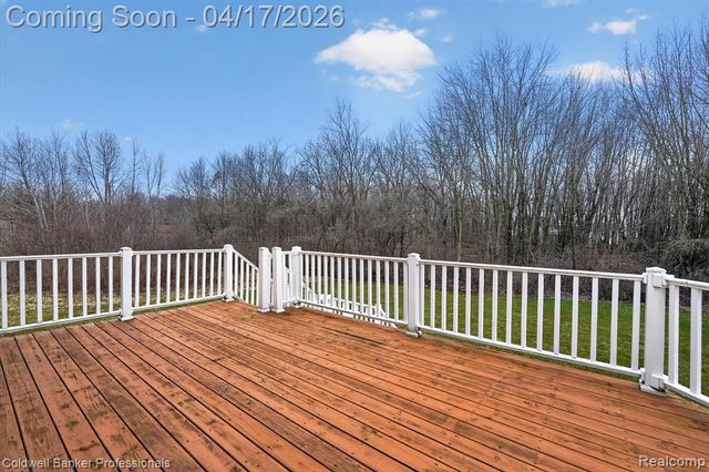 8314 Peninsula Circle, Grand Blanc, MI 48439