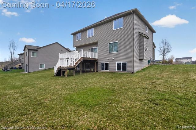8314 Peninsula Circle, Grand Blanc, MI 48439