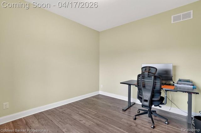 8314 Peninsula Circle, Grand Blanc, MI 48439