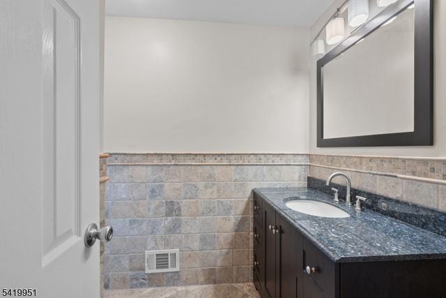 260 Saint Cloud Ave, West Orange Twp., NJ 07052