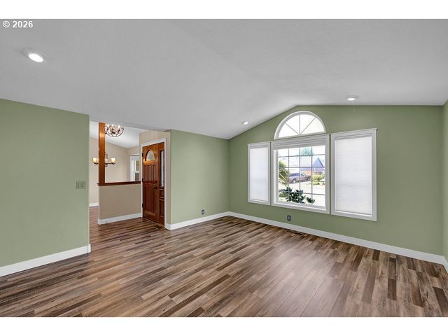 2515 NOAH St, Eugene, OR 97402