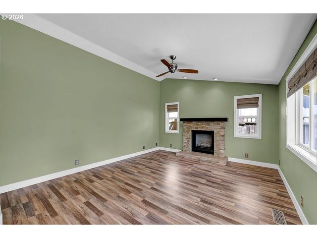 2515 NOAH St, Eugene, OR 97402