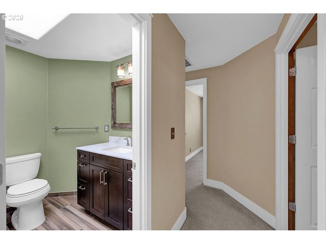 2515 NOAH St, Eugene, OR 97402