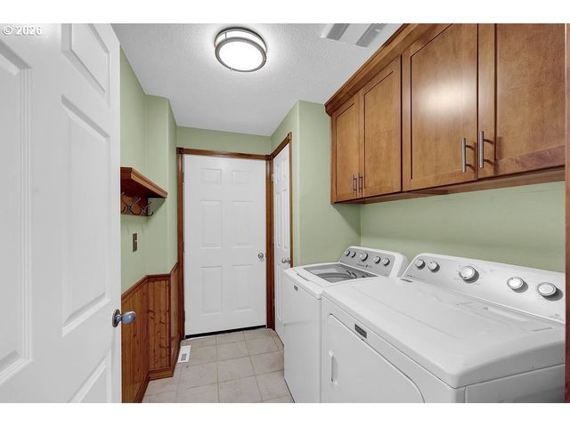 2515 NOAH St, Eugene, OR 97402