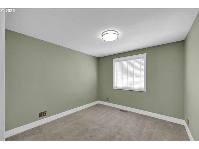 2515 NOAH St, Eugene, OR 97402