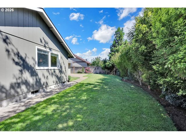 2515 NOAH St, Eugene, OR 97402