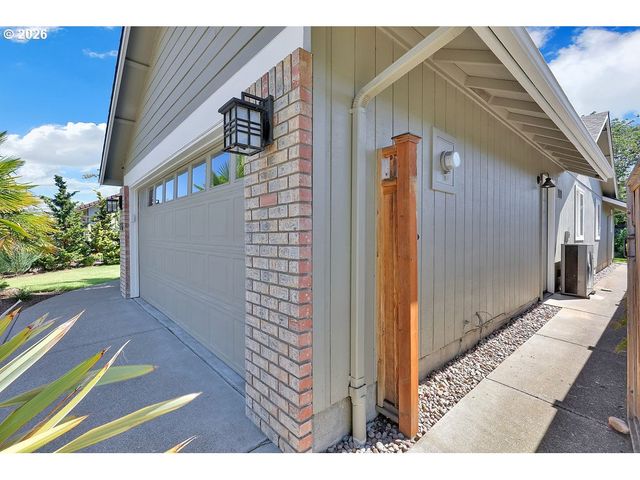 2515 NOAH St, Eugene, OR 97402