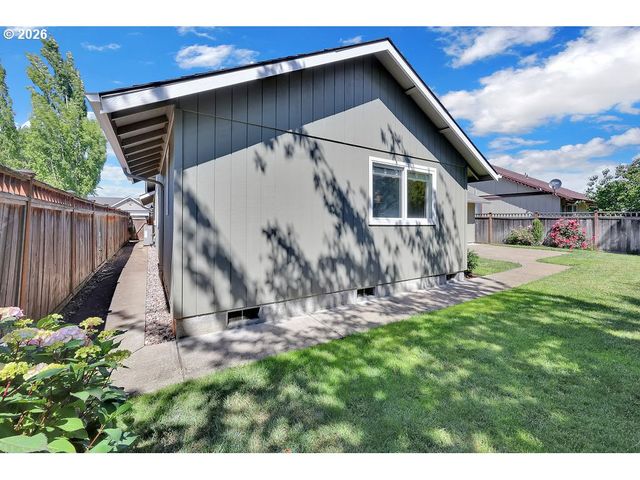 2515 NOAH St, Eugene, OR 97402