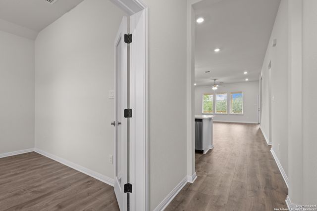 6830 Comanche Post, San Antonio, TX 78233