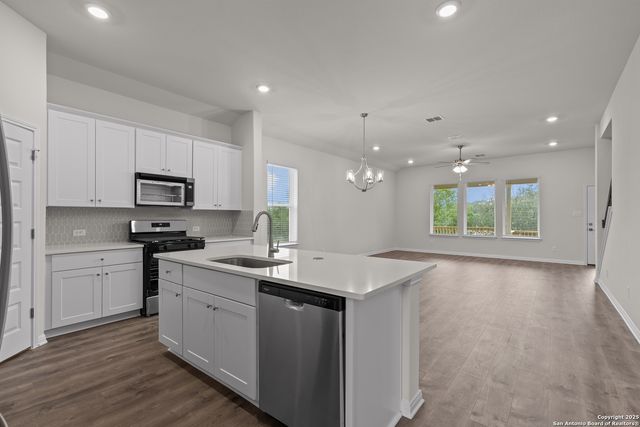 6830 Comanche Post, San Antonio, TX 78233