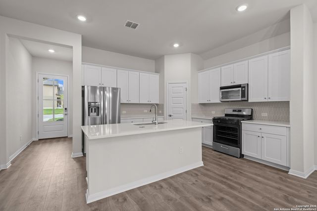 6830 Comanche Post, San Antonio, TX 78233