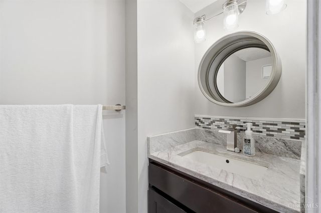 1008 John Street, Cincinnati, OH 45203