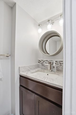 1008 John Street, Cincinnati, OH 45203