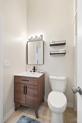 1008 John Street, Cincinnati, OH 45203