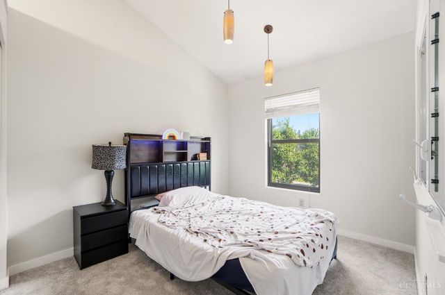 1008 John Street, Cincinnati, OH 45203