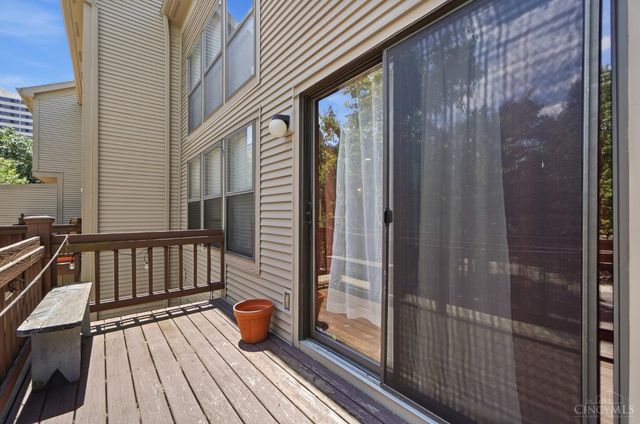 1008 John Street, Cincinnati, OH 45203