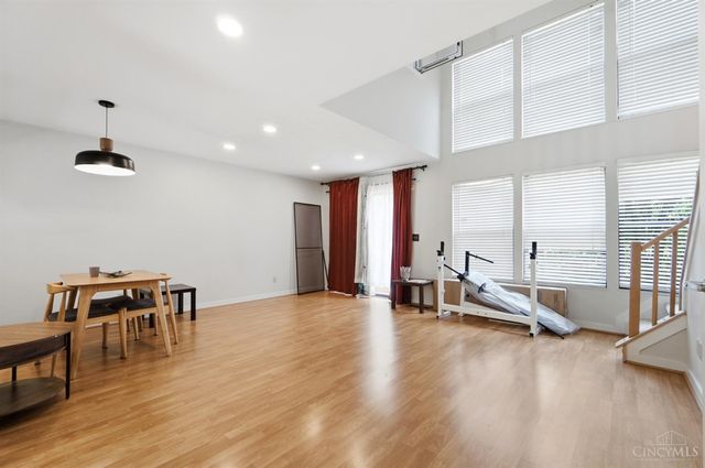 1008 John Street, Cincinnati, OH 45203