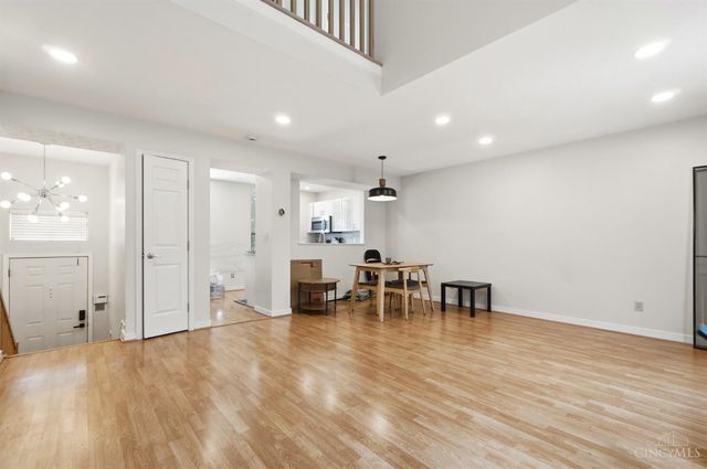 1008 John Street, Cincinnati, OH 45203