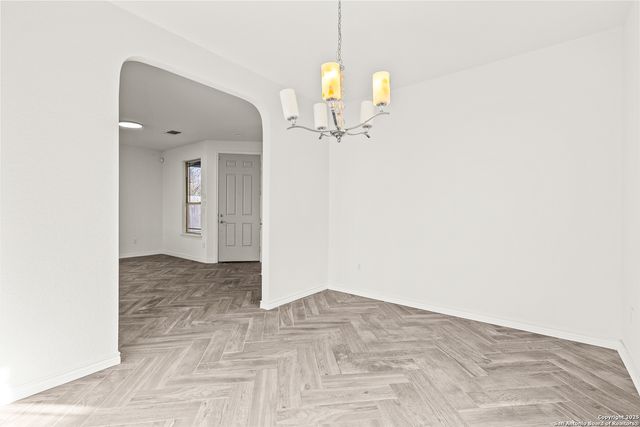 561 Dusty Emerald, Universal City, TX 78148