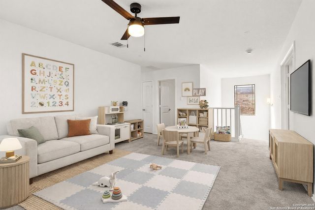 561 Dusty Emerald, Universal City, TX 78148